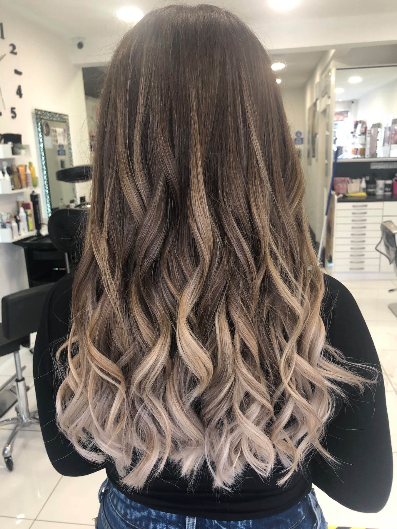 Soft balayage waves by CL Studio