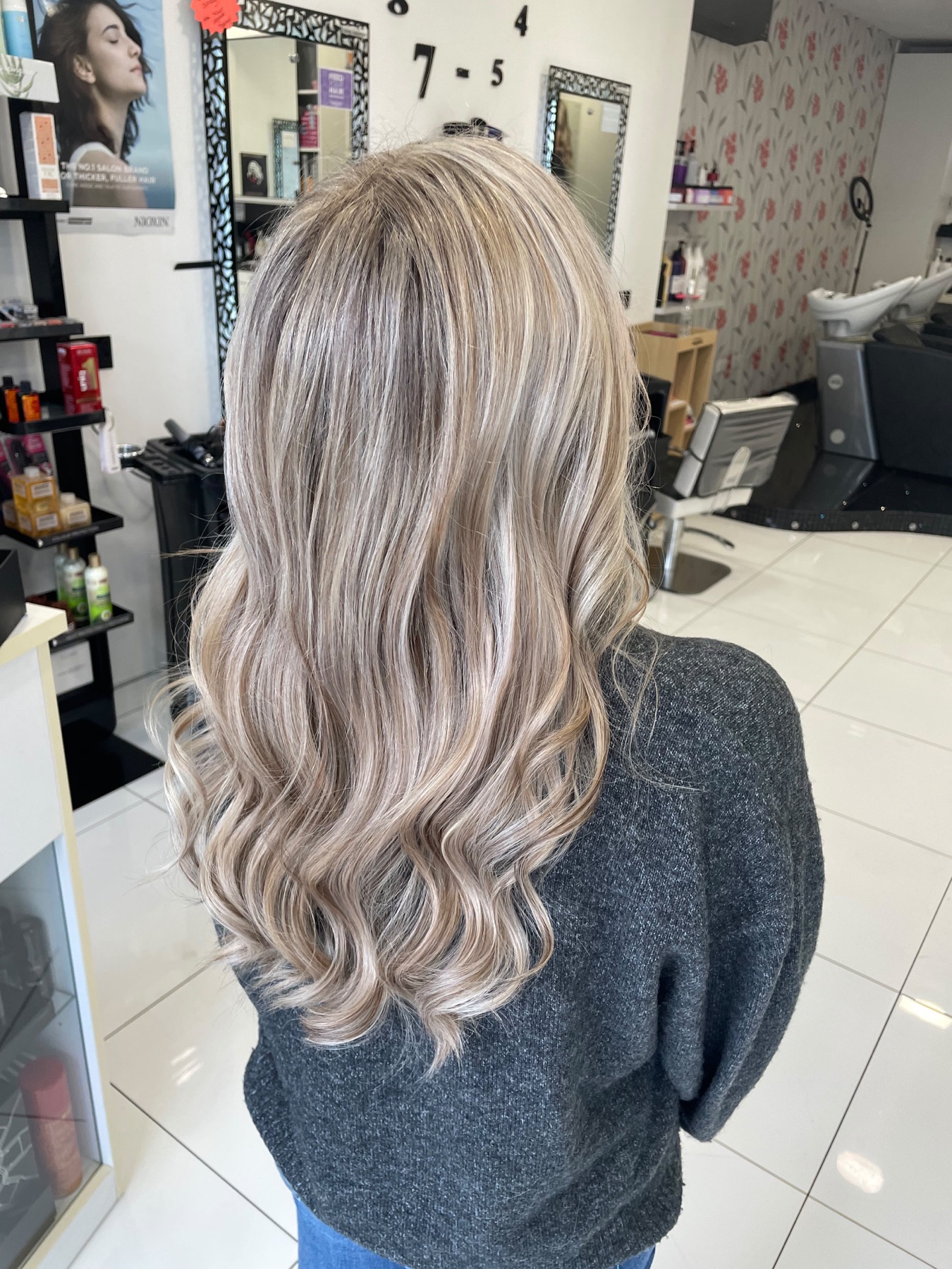 Blonde highlights by CL Studio